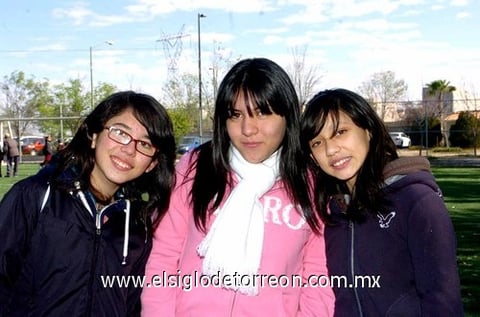 12012010 Andrea Villarreal, Isolina Ortiz y Paola Villarreal.