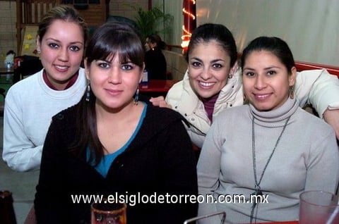 12012010 Bárbara, Liz, Mariel y Cris.