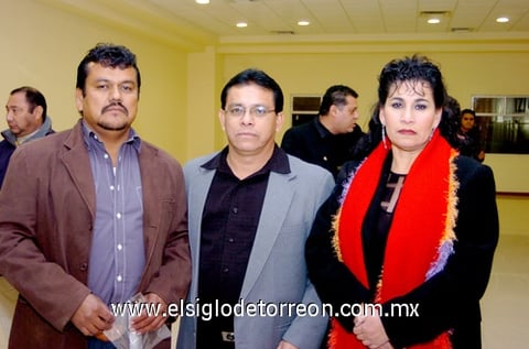 13012010 Édgar, Jesús Zúñiga y María del Socorro Cruz.