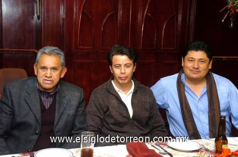 10012010 José, Adrián y Manuel.