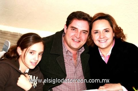 10012010 Renata, Nacho y Susana Aguirre.