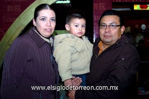 14012010 Laura Santana, Héctor David Domínguez y David Domínguez.