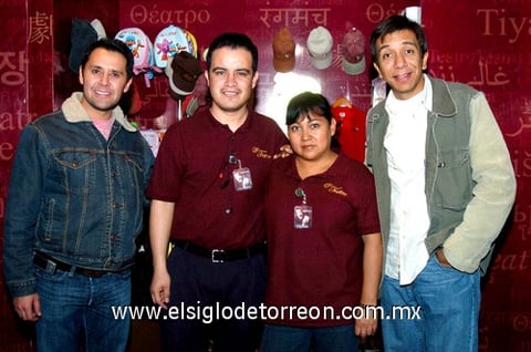 14012010 Antonio Varela, César Daniel Martínez, Marcela Hernández y Hugo Sánchez.