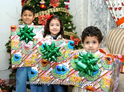 15012010 Primos. Francisco, Édgar y Óscar Zertuche Palomares, Raymundo Palomares Cuéllar, Óscar Rivas Palomares, Valeria y Édgar Palomares Cuéllar y Ángeles Rivas Palomares.