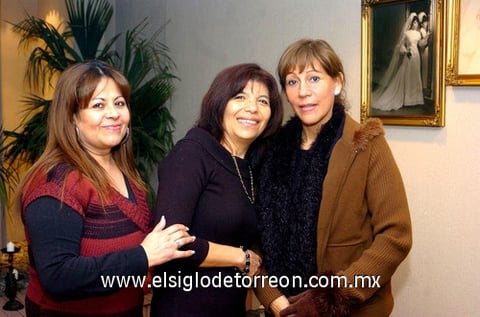 17012010 Carmelita Haessig, Chepis Pérez y Rosy Torres.