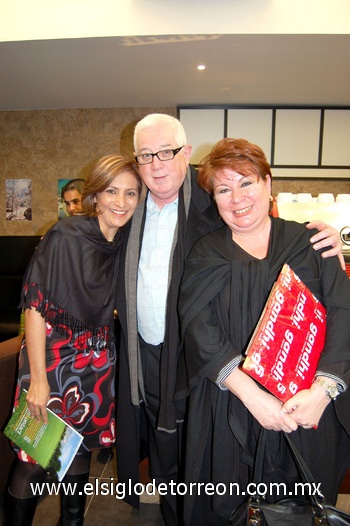 17012010 Renata Chapa, Federico Ramos Salas y Patricia Vázquez de Ramos.