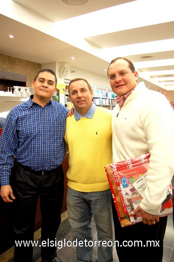 17012010 Adamec Díaz, Armando Hernández y César Salinas.