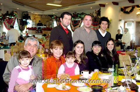 17012010 Mayté Orozco, Gerardo Orozco, Mary Tere de Orozco, Daniela Orozco y Carlos Quintanar.