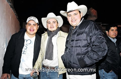 17012010 Octavio Barraza y los hermanos Hamdan.