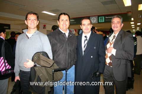 16012010 México. Raúl Macedo, José Luis Guerrero y Virgilio Morales fueron recibidos por Rubén Cárdenas.