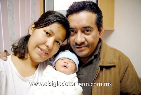 19012010 Ana Sofía con su mamá Laura Sofía Castillo y sus felices abuelitos Santiago Castillo y Ana Rosalía Cordero.