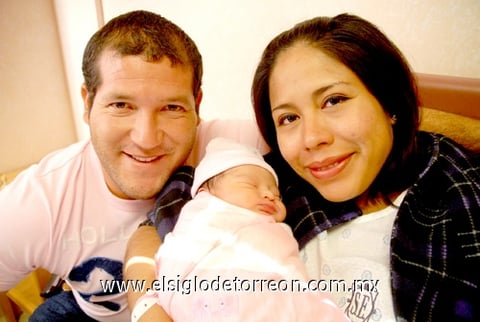 19012010 Lindo bebé llegó para llenar de alegría el hogar de la familia Rocha González.
