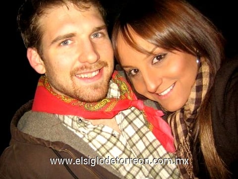 19012010 Nathan y Laura del Bosque.