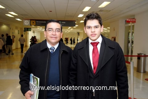 19012010 México. Javier Villalba y su hijo Javier.