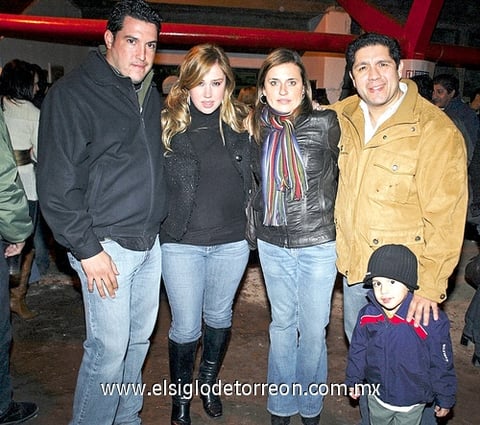 Armando, Marla, Mary, Gustavo y Ale.