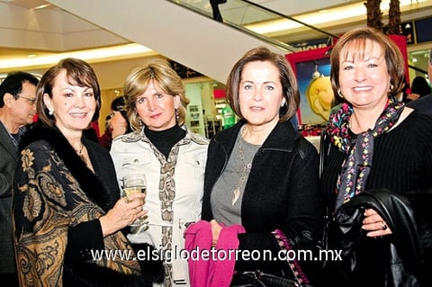 Yeye Romo, Paty Murra, Ana Carmen López y Mary Saldaña.