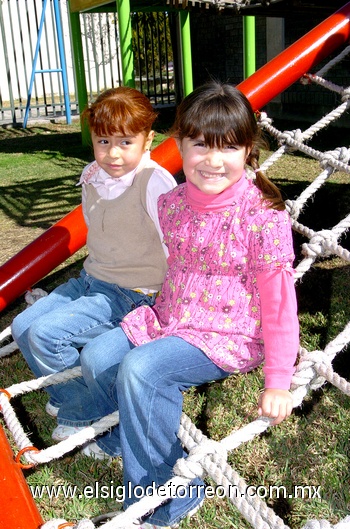 23012010 Frida Gordillo y Daniela Rubio.