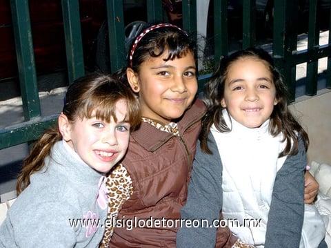 23012010 Mónica Jiménez, Ana Paula Sotomayor y María Estrada.