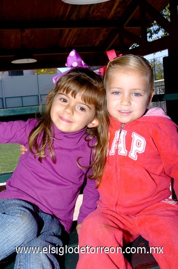 23012010 María Sobrino y Federica Cantú.