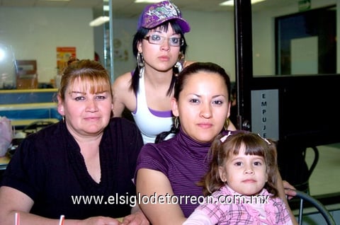 22012010 Marian, Fabiola, Alejandra y Sofía.