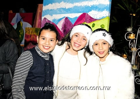 24012010 Eva y Emma Esquivel, y María Almaraz.