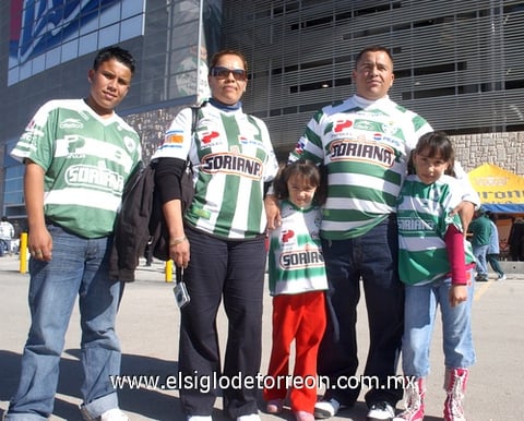 24012010 Julio, Lorena, Frida, Jesús y Kenia.