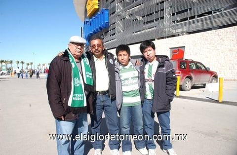24012010 Patricia Pérez, Alejandro Tamez y Gerardo Dávila.