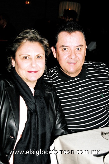 22012010 Ivonne y Alfonso de la Garza.