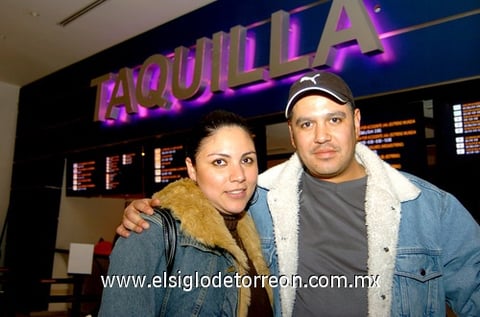 20012010 Elena Reyes y Saúl Lartundo.