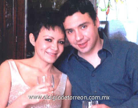 24012010 Muy enamorados unieron sus vidas en matrimonio, Leopoldo Hernández Casas y Ana Luisa Silos Castro.