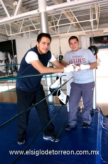 21012010 Javier Sánchez Martínez y Carlos López Lara, gustan del box.