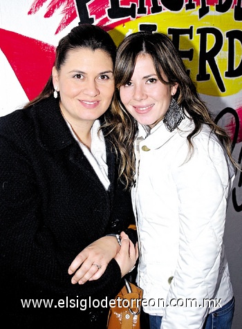 21012010 Monse y Vanessa, fueron captadas en reciente acontecimiento social.