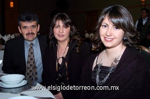 20012010 Sergio Rodríguez, Araceli de Rodríguez y Karen Rodríguez.