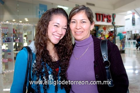 21012010 Ofelia Durán y Ofelia Luna.