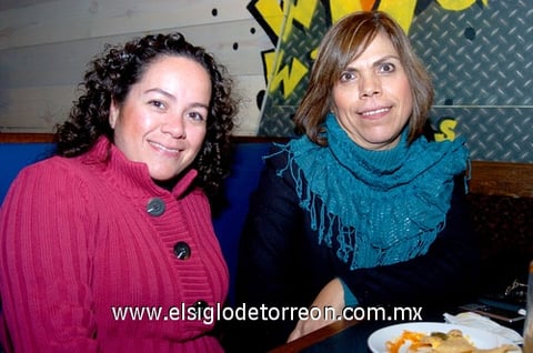 23012010 Bonnie Ruiz  y Oralia Castañeda.