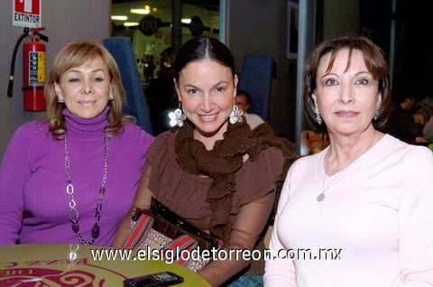 24012010 Gabriela Sologaistoa e Isela González. EL SIGLO DE TORREÓN/JESÚS HERNÁNDEZ