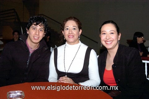 24012010 Jesús Vázquez, Ana Elva Alba y Montserrat Vázquez.  EL SIGLO DE TORREÓN/JESÚS HERNÁNDEZ