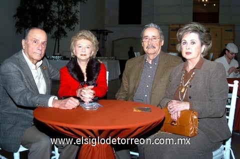 24012010 Francisco Balderrama, Peggy Brown de Balderrama, Porfirio Isasi y Peggy de Isasi.