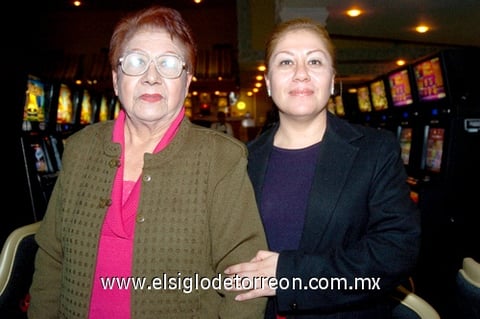 24012010 Sandra Carvajal y Esther Bonilla.