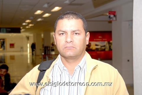 21012010 Juárez. Jorge Alvarado, viajó por cuestiones de negocios.