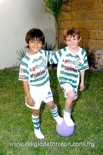 25012010 Pequeños futbolistas. Diego Arce y Diego Marcos.