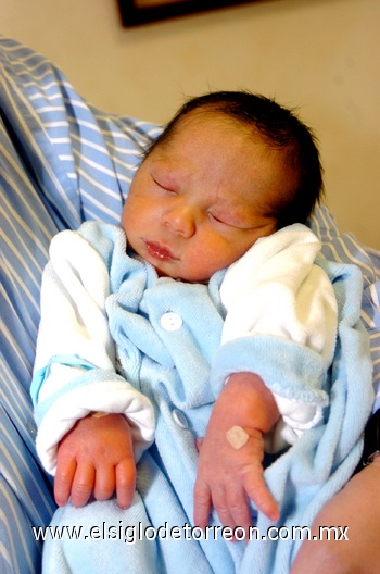 26012010 Como un angelito duerme el bebé David Díaz de León Cisneros. EL SIGLO DE TORREÓN/ÉRICK SOTOMAYOR