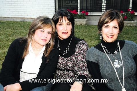 26012010 Noelie López, Cecy Fernández y Cristy Fernández.