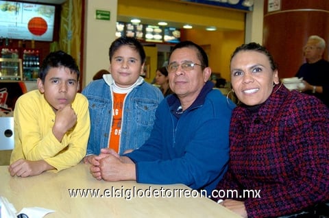 28012010 José Ángel Flores y Liliana Moreno. EL SIGLO DE TORREÓN/JESÚS HERNÁNDEZ