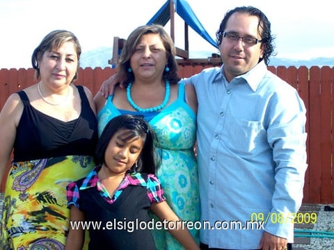 28012010 De vacaciones: Sofía, Suzan, Manuel Márquez y Celeste.