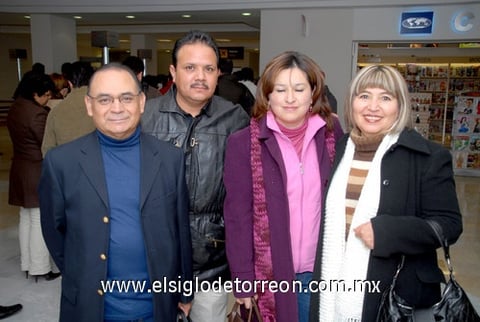 27012010 Ciudad Juárez. Bruno Díaz, Fidel Ramírez, Nancy Ramírez y Susana Vélez emprendieron un viaje de trabajo.