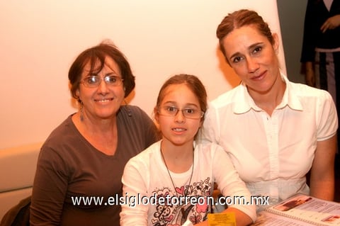 29012010 Linda Murra, Mariajo Martínez y Linda Jayme.