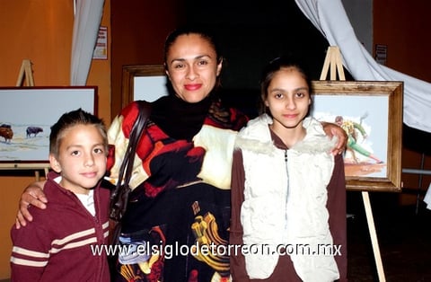 31012010 Roberto Carlos Cruz Ríos, Carla Ríos y Daniela Cruz. EL SIGLO DE TORREÓN/JESÚS GAIINDO