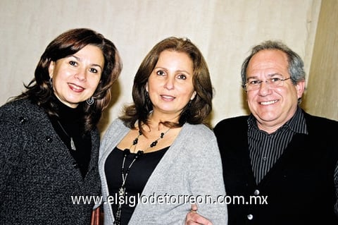 31012010 Malu de López, Elia María de Dávalos y Carlos Dávalos.