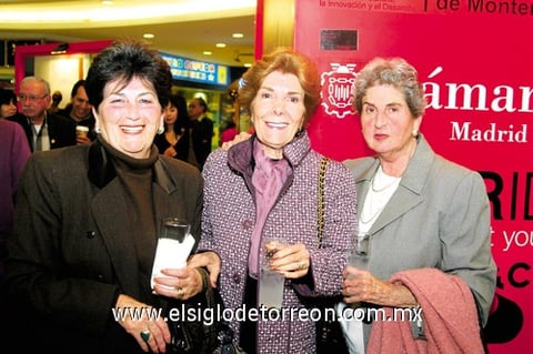 31012010 Esperanza Aranzábal, Mati de Mozcoso y Carmen Calleja.